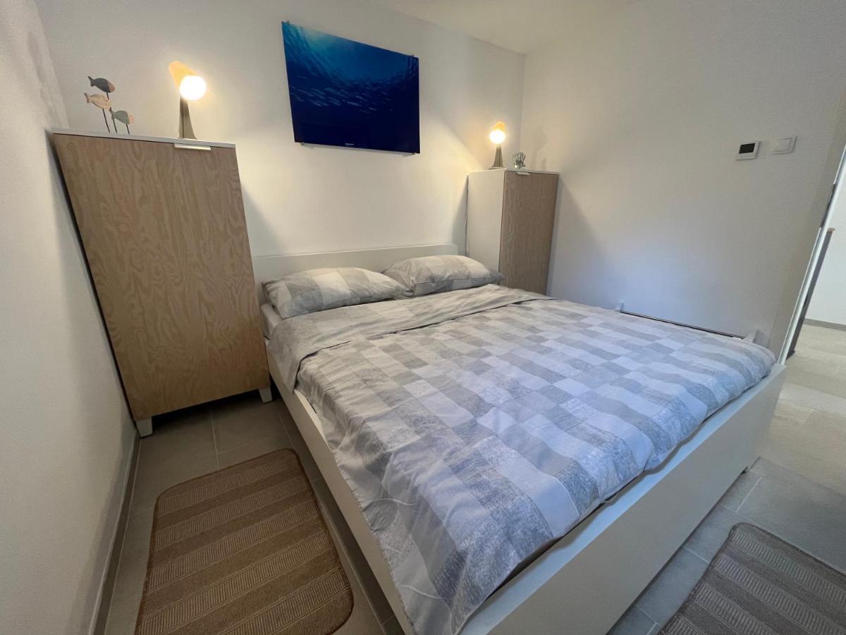 Blue Penguin Apartment Pinezici  Luaran gambar